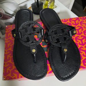 Tori burch black pebbled Miller sandals sz 7